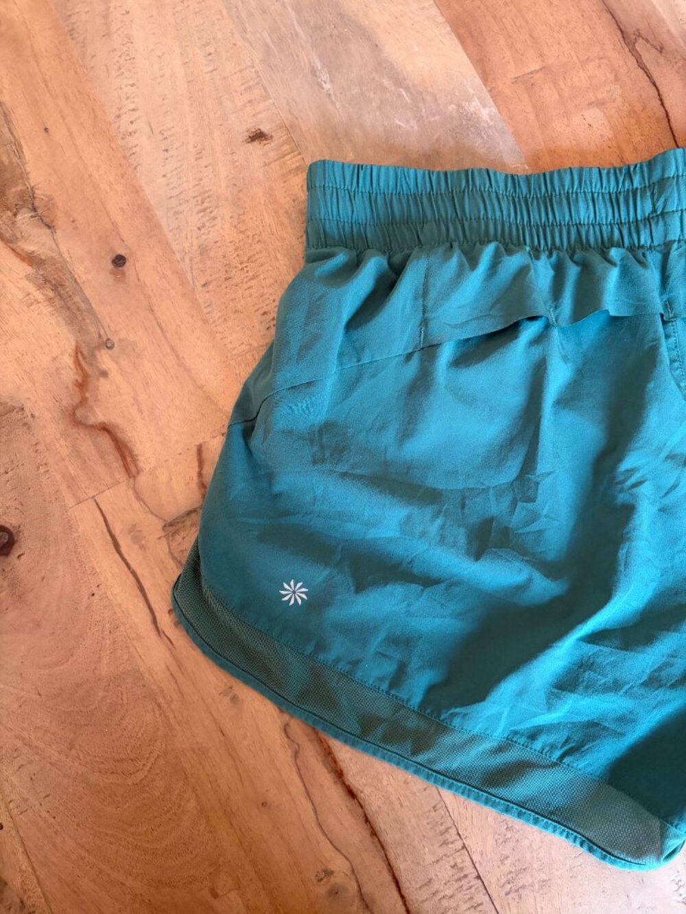 Athleta Mesh Racer Run 4" Short - Picture 4 of 4